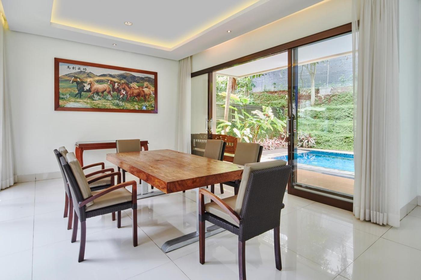 Oyama City View Villa 4 Bedrooms With A Private Swimming Pool Bandung Kültér fotó
