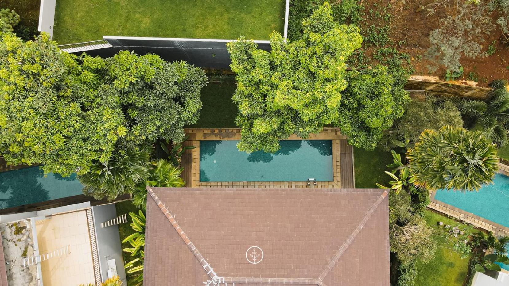 Oyama City View Villa 4 Bedrooms With A Private Swimming Pool Bandung Kültér fotó