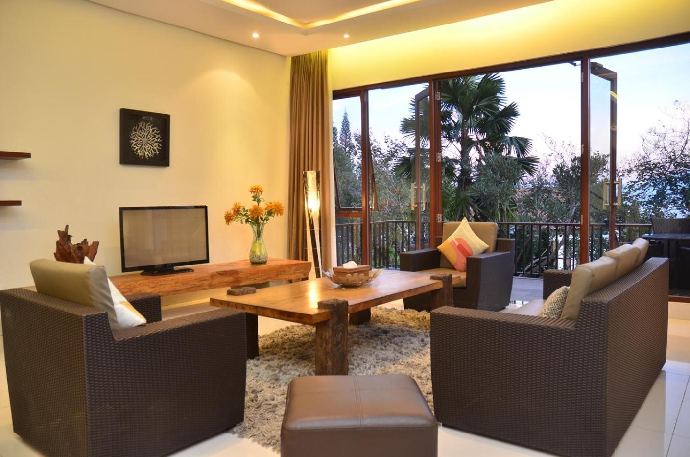 Oyama City View Villa 4 Bedrooms With A Private Swimming Pool Bandung Kültér fotó